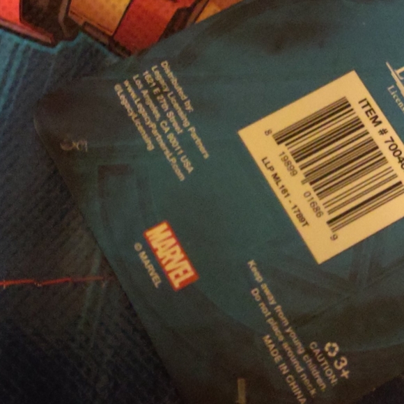 MARVEL AVENGER'S TOTE - Picture 6 of 6